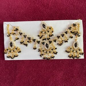 Elegant Gold and Black Jewelry Set